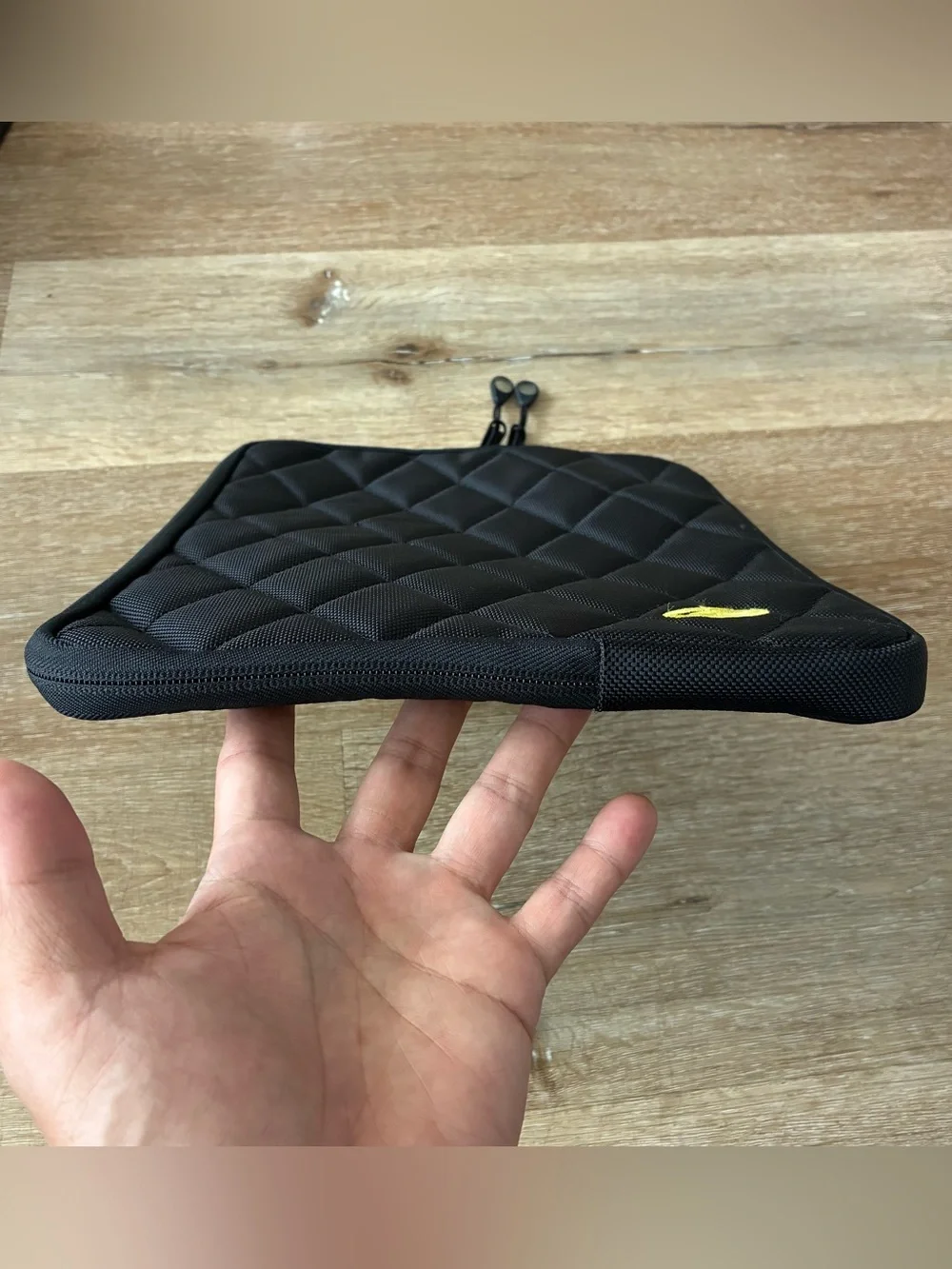 Timbuk2 Quilted Padded Laptop Sleeve Case Black Size Small Zip EUC